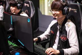 九游娱乐- SKT不断突破！，Ning连续五场比赛得分超过险胜赢得满堂喝彩